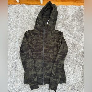 Lululemon women’s zip up hoodie sweatshirt! Size 8!